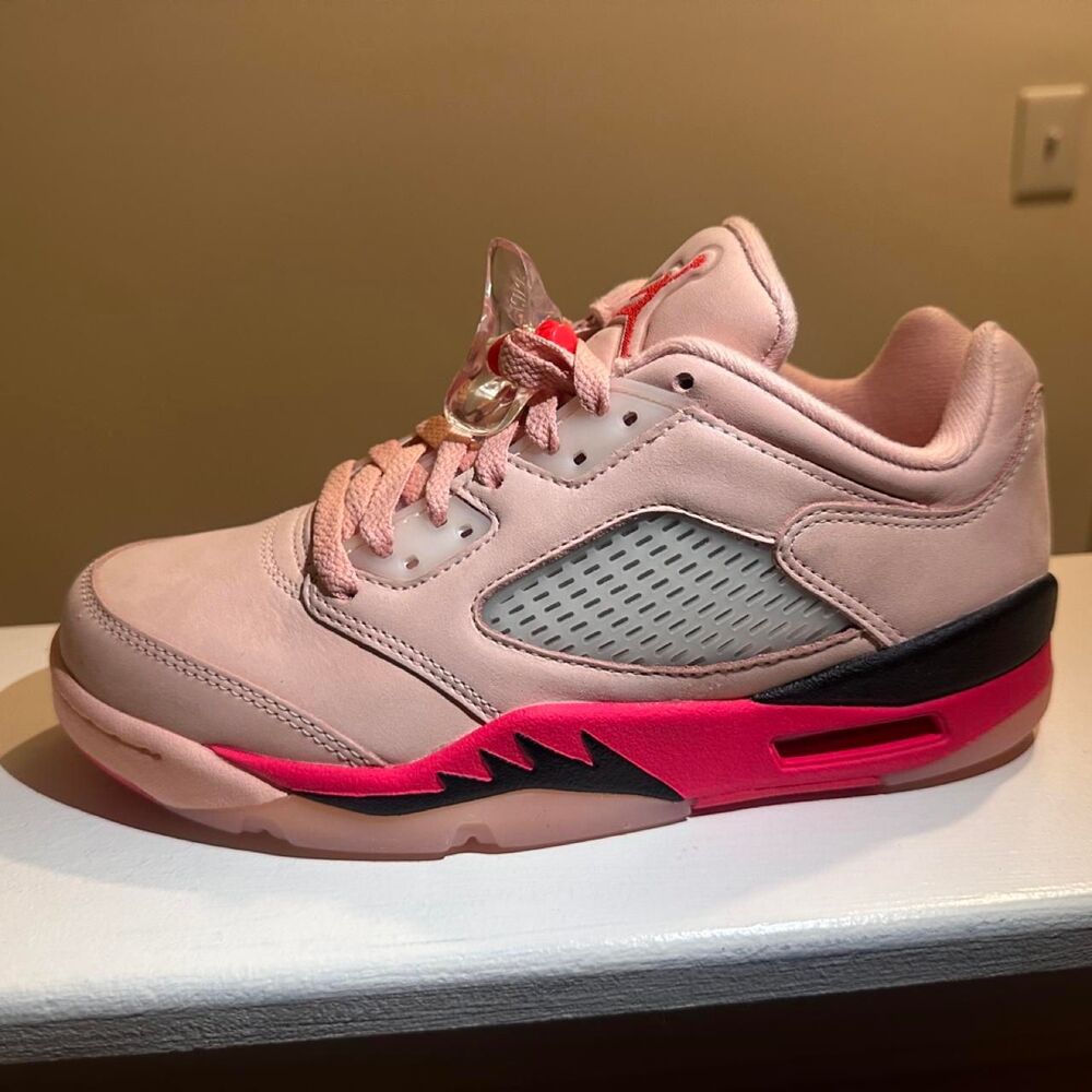 Jordan Women's Pink Trainers